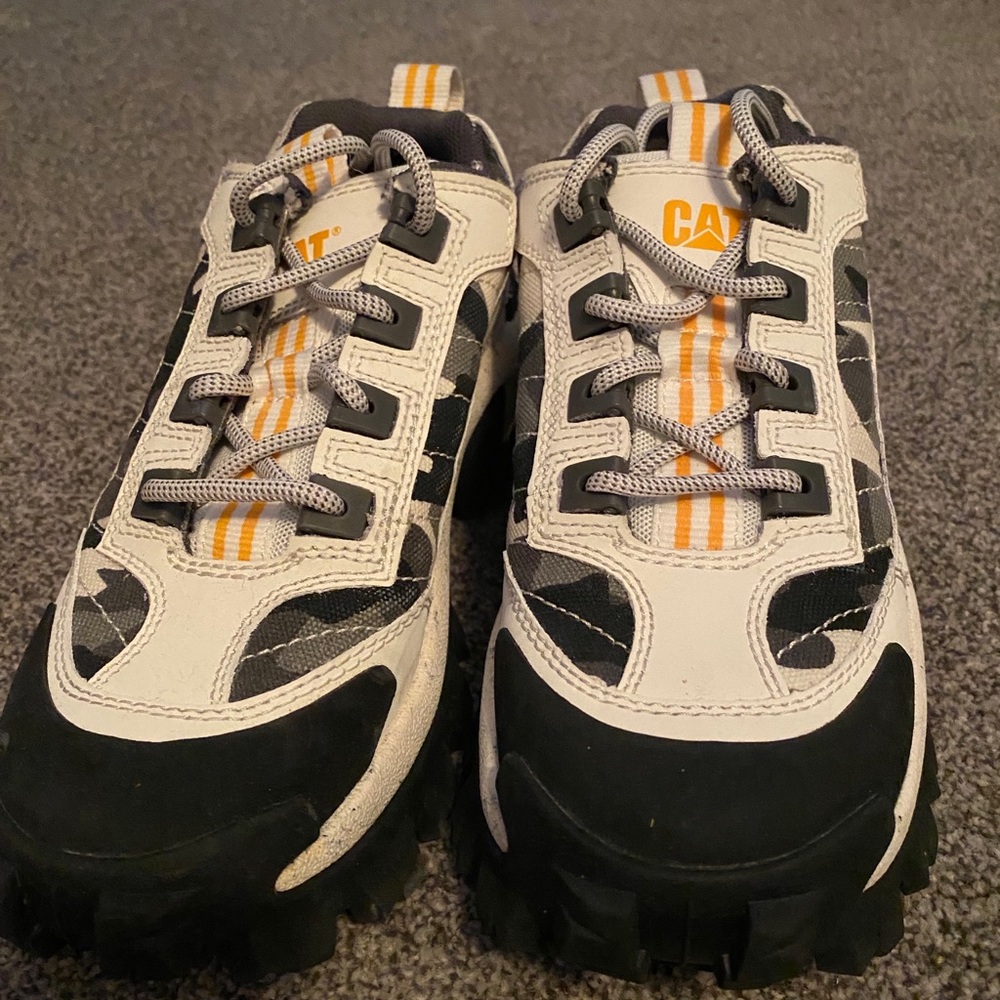 Women’s CAT sneakers